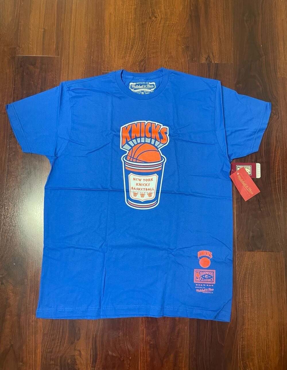 Men's Mitchell & Ness New York Knicks Blue Hardwood Classics Coffee Cup T-Shirt